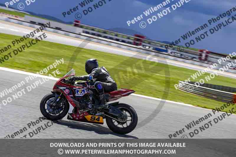 cadwell no limits trackday;cadwell park;cadwell park photographs;cadwell trackday photographs;enduro digital images;event digital images;eventdigitalimages;navarra;no limits trackdays;peter wileman photography;racing digital images;trackday digital images;trackday photos